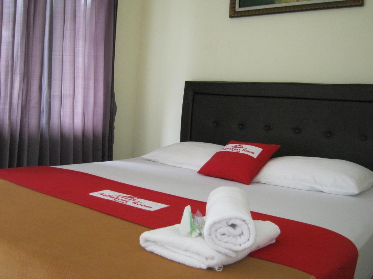 Aqilakost N Cafe Gadog Puncak Hotel Bogor Exterior foto