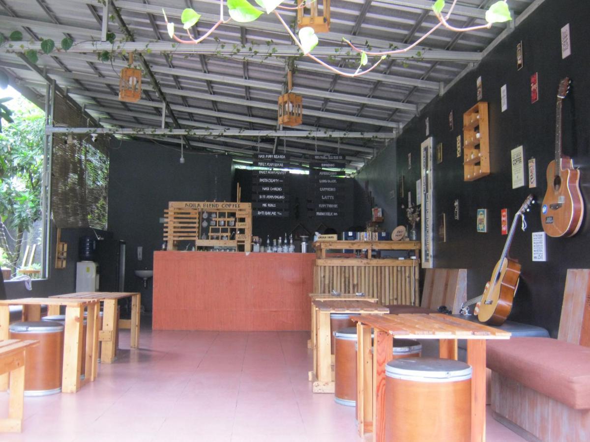 Aqilakost N Cafe Gadog Puncak Hotel Bogor Exterior foto
