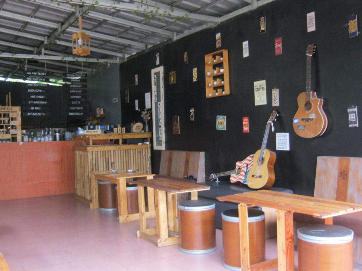 Aqilakost N Cafe Gadog Puncak Hotel Bogor Exterior foto