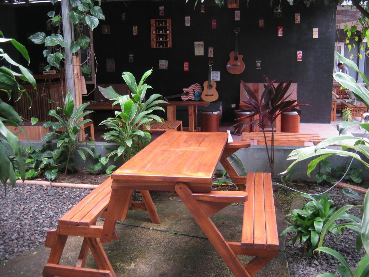 Aqilakost N Cafe Gadog Puncak Hotel Bogor Exterior foto